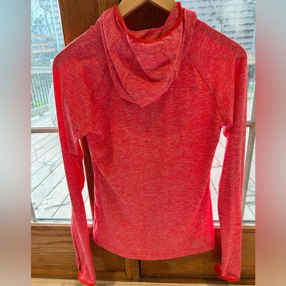 Nike Dri-Fit Women Running Hoodie - Picture 2 of 4